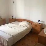 Beachfront Ksenija - 4 Bedrooms & Parking Bibinje