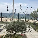 Beachfront Ksenija - 4 Bedrooms & Parking * Bibinje