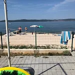 Beachfront Ksenija - 4 Bedrooms & Parking Villa Bibinje