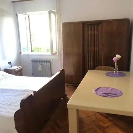 Villa Beachfront Ksenija - 4 Bedrooms & Parking Bibinje