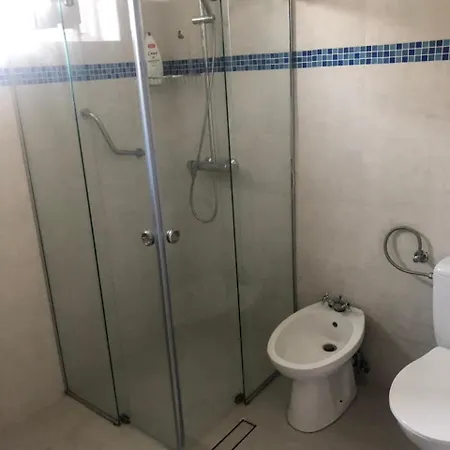 וילה Beachfront Ksenija - 4 Bedrooms & Parking ביבינייה