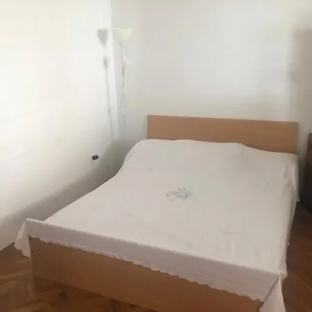 Villa Beachfront Ksenija - 4 Bedrooms & Parking