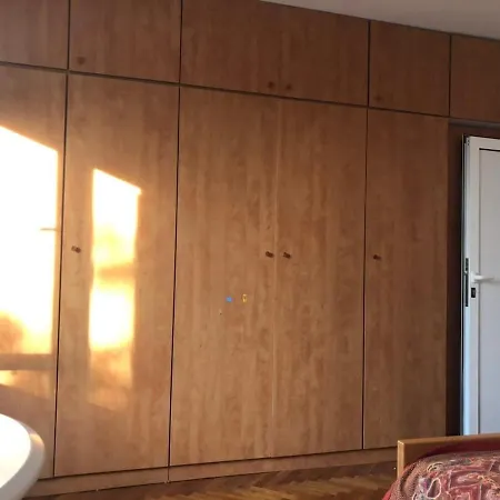 Beachfront Ksenija - 4 Bedrooms & Parking