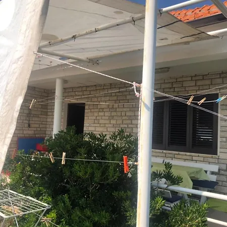 Villa Beachfront Ksenija - 4 Bedrooms & Parking *