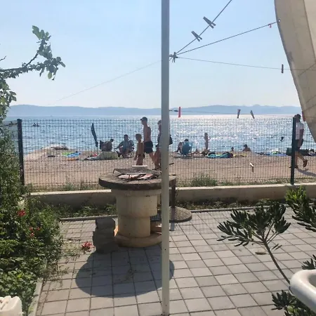 Beachfront Ksenija - 4 Bedrooms & Parking Villa