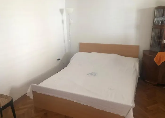 빌라 Beachfront Ksenija - 4 Bedrooms & Parking