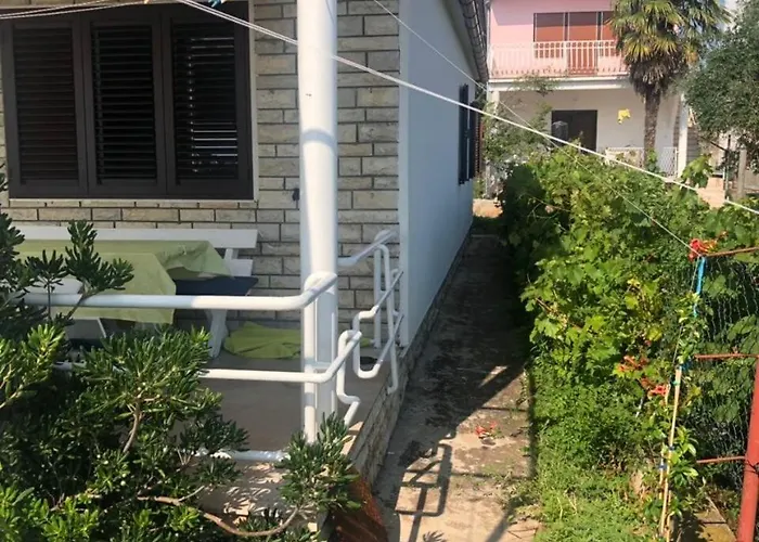 别墅 Beachfront Ksenija - 4 Bedrooms & Parking *